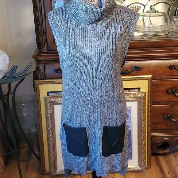 BANANA REPUBLIC LONG SWEATER SIZE M - Picture 1 of 8